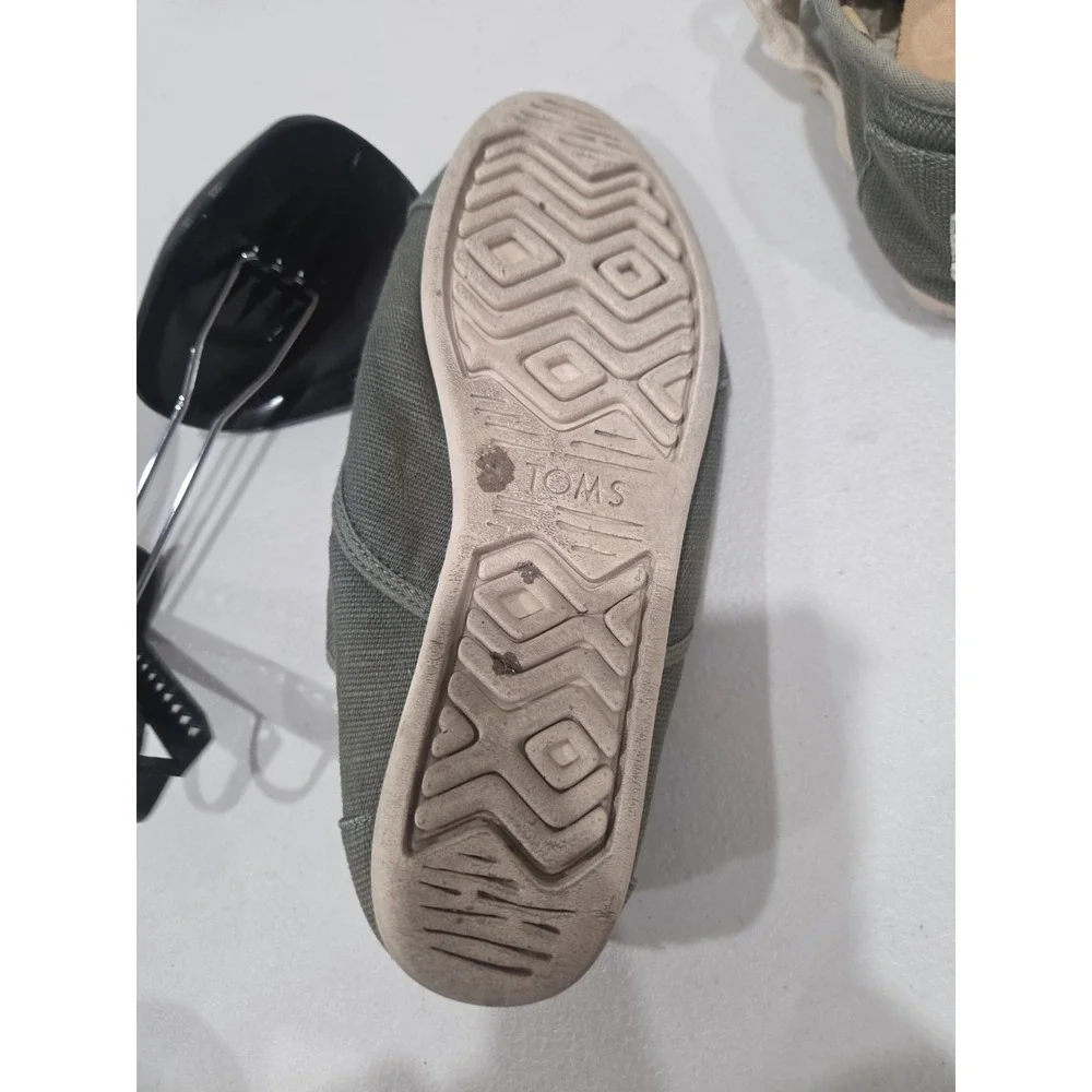 TOMS Green Canvas‎ Lace-Up Sneaker womans Sz 7 Round Toe Casual Shoes